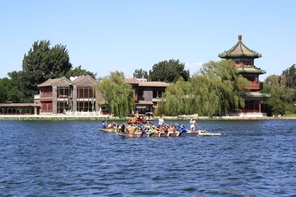 Dragon Boat racing by thewoksoflife.com