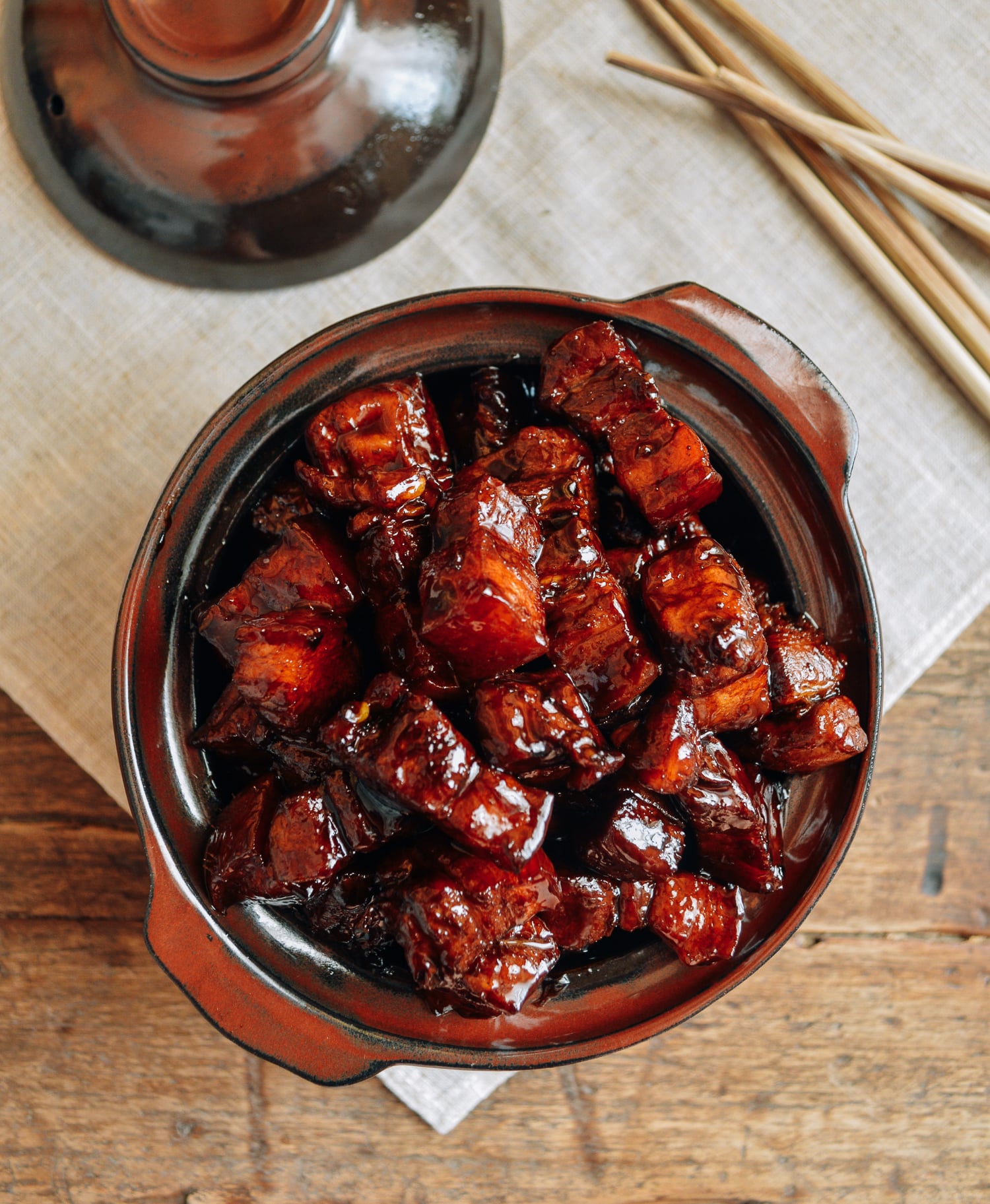 hong shao rou - Shanghai braised pork belly - thewoksoflife