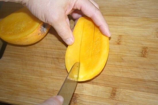 how to slice mangoes