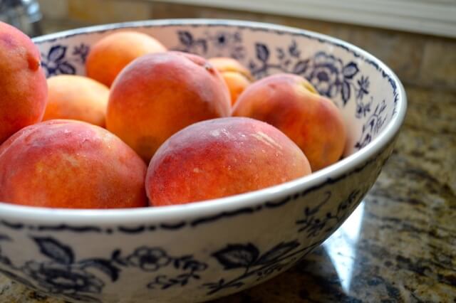 Peach Pie Recipe, by thewoksoflife.com