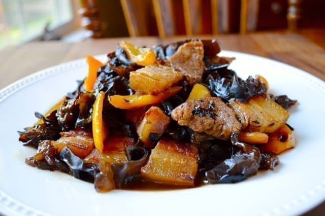 Pork Belly with Bell Peppers and Wood Ear Mushrooms