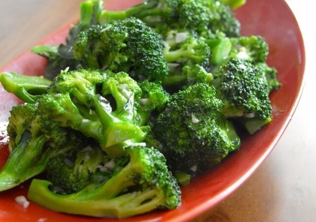 Garlicky Broccoli Stir-Fry