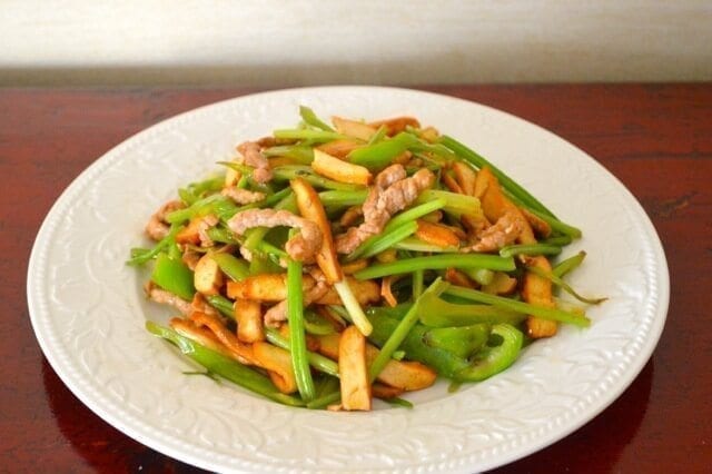 Jen's Tofu Stir-Fry - Chinese Home Cooking by thewoksoflife.com