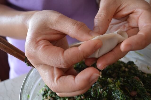pleating dumplings