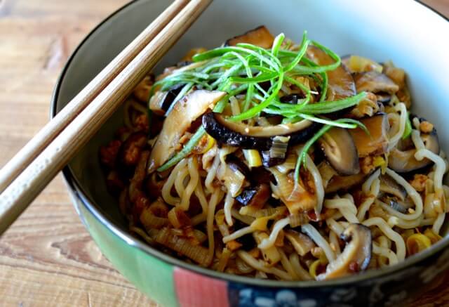Easy Mushroom Noodle Stir fry