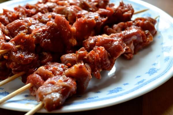 Spicy Beijing Lamb Skewers (yangrou chuan) by thewoksoflife.com