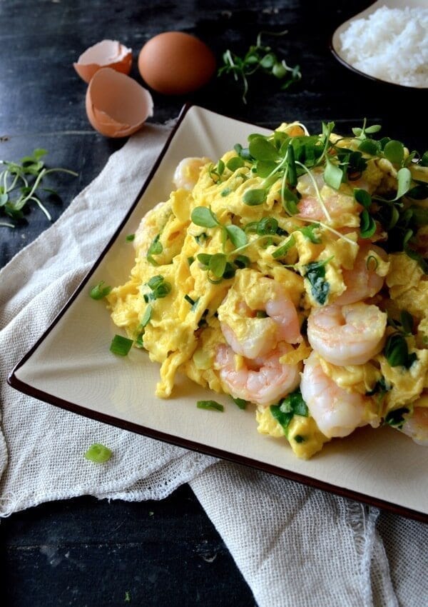 Stir-fried Shrimp and Eggs by thewoksoflife.com
