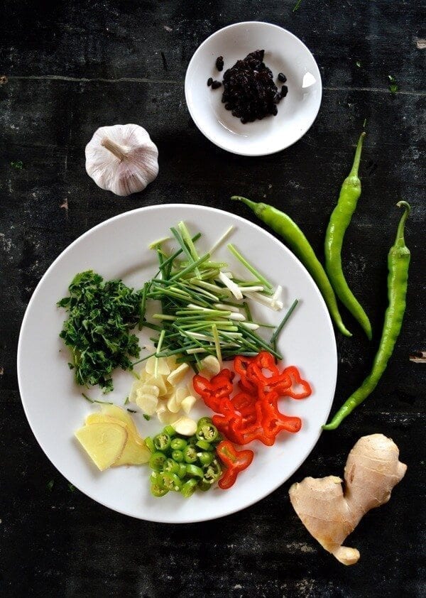 Stir-Fried Fresh Clams in Black Bean Sauce by thewoksoflife.com