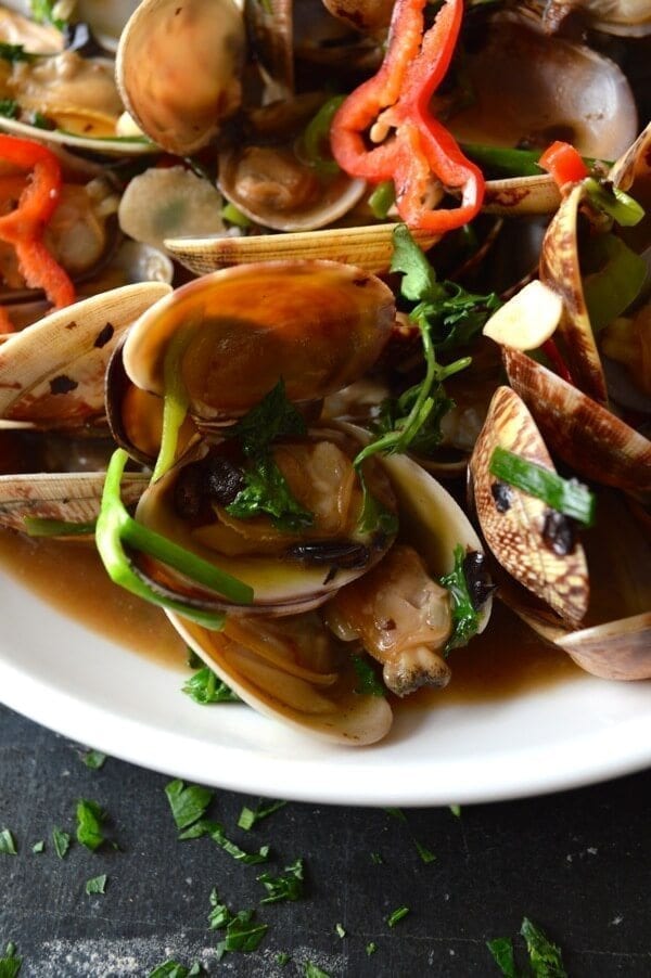 Stir-Fried Fresh Clams in Black Bean Sauce by thewoksoflife.com