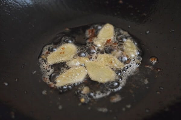 Curry Crab, by thewoksoflife.com