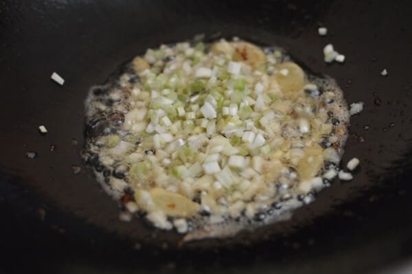 Curry Crab, by thewoksoflife.com