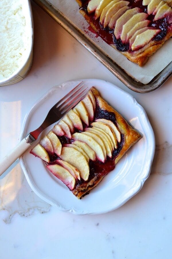 Quick Blackberry Apple Tart, by thewoksoflife.com