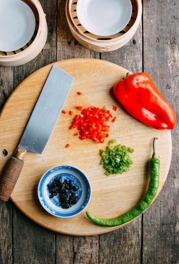 Dim Sum Steamed Spare Ribs with Black Beans, by thewoksoflife.com