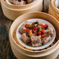 Dim Sum Steamed Spare Ribs with Black Beans, by thewoksoflife.com