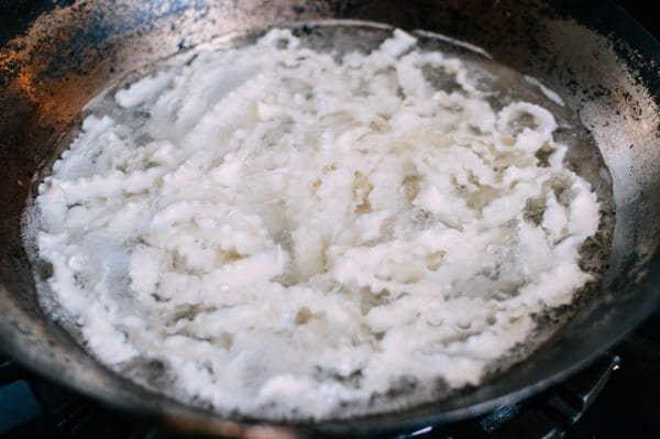 Fast Hot Oil Noodles (You Po Mian), by thewoksoflife.com