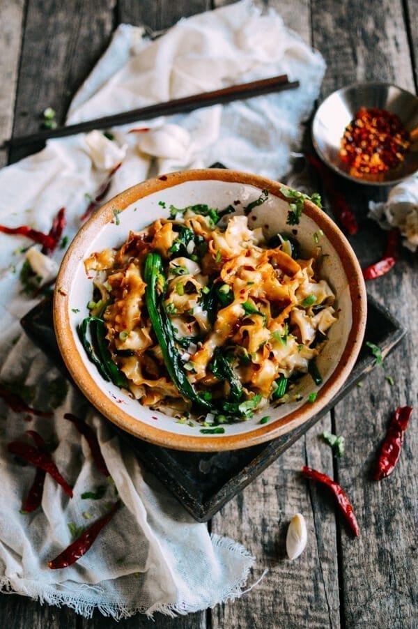 Fast Hot Oil Noodles (You Po Mian), by thewoksoflife.com