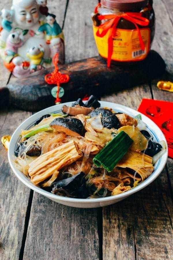 Buddha's Delight (Vegetarian Lo Han Jai), by thewoksoflife.com