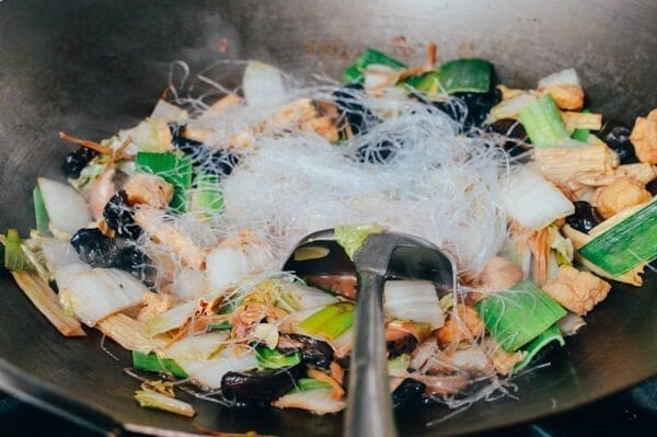 Buddha's Delight (Vegetarian Lo Han Jai), by thewoksoflife.com