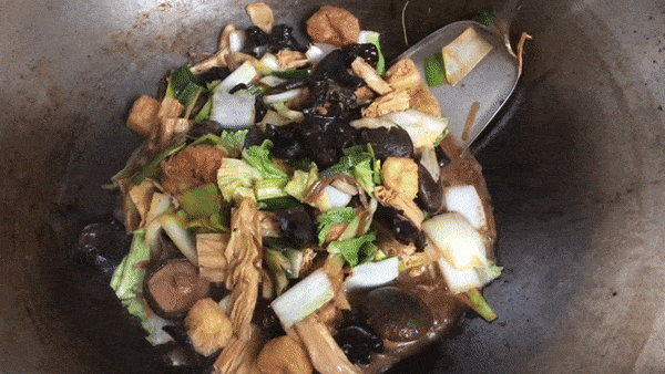 Buddha's Delight (Vegetarian Lo Han Jai), by thewoksoflife.com