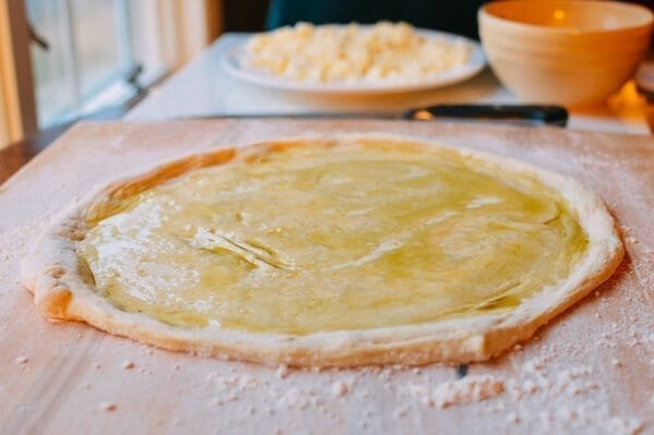 Veggie Pizza, by thewoksoflife.com