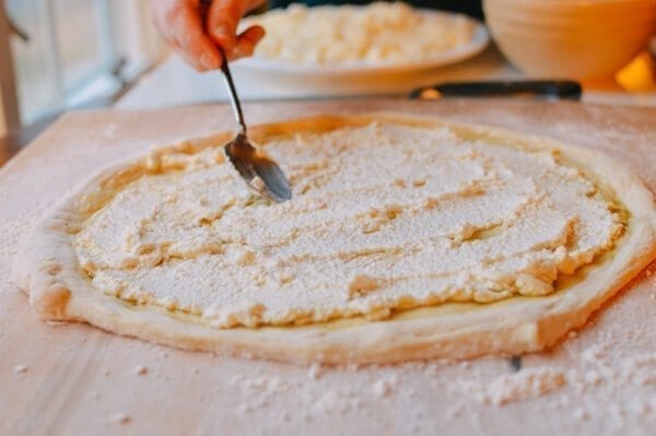 Veggie Pizza, by thewoksoflife.com