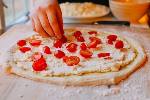 Veggie Pizza, by thewoksoflife.com