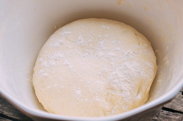 Veggie Pizza, by thewoksoflife.com