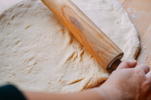 Veggie Pizza, by thewoksoflife.com