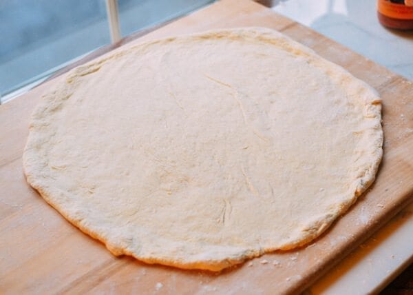 Veggie Pizza, by thewoksoflife.com