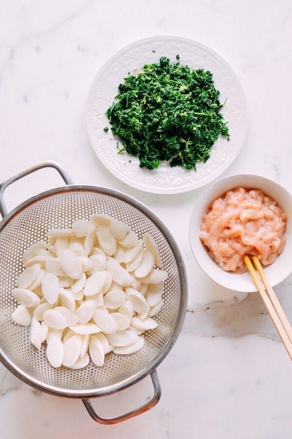 Shanghai Rice Cake Stir-fry w/ Shepherd's Purse, by thewoksoflife.com