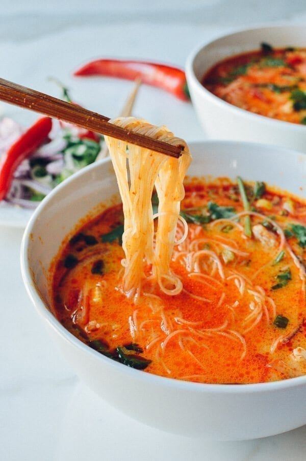 15-Minute Coconut Curry Noodle Soup