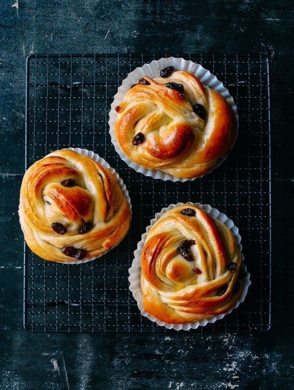 Cinnamon Raisin Buns, by thewoksoflife.com