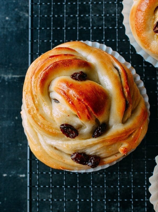 Cinnamon Raisin Buns, by thewoksoflife.com