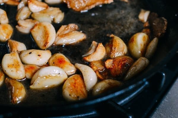 40 Garlic Chicken with an Asian Twist, by thewoksoflife.com