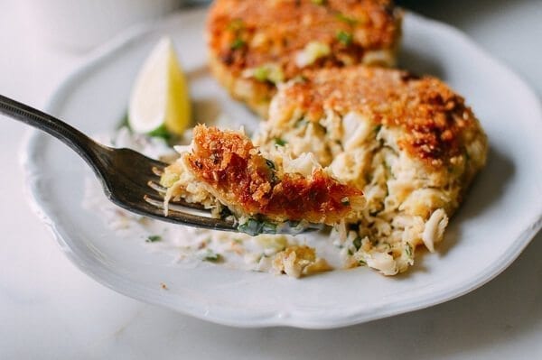 Sesame Panko Crab Cakes with Cilantro Lime Tartar Sauce, by thewoksoflife.com