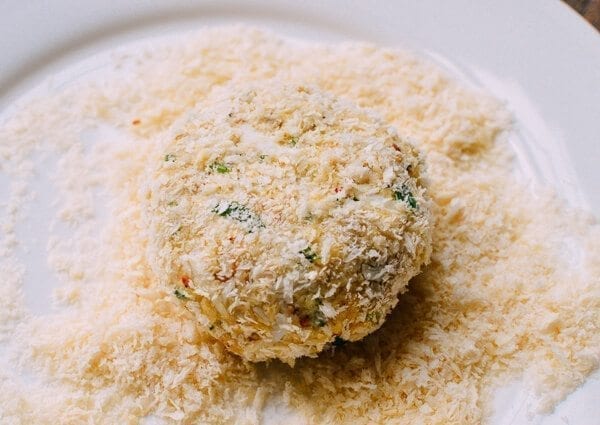 Sesame Panko Crab Cakes with Cilantro Lime Tartar Sauce, by thewoksoflife.com