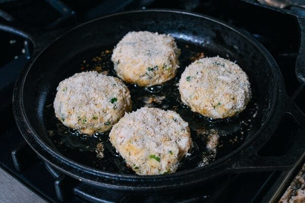 Sesame Panko Crab Cakes with Cilantro Lime Tartar Sauce, by thewoksoflife.com