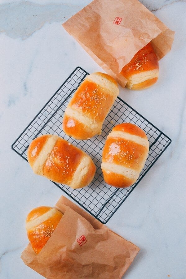 Coconut Buns (Chinese Cocktail Buns)