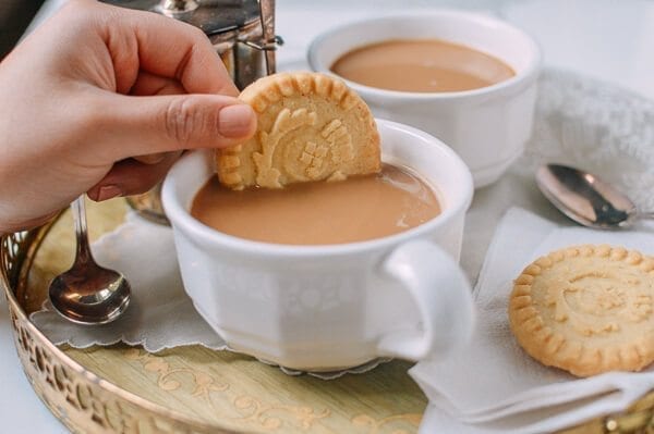 Yuanyang Tea (Hong Kong Style Tea Brewed with Coffee), by thewoksoflife.com