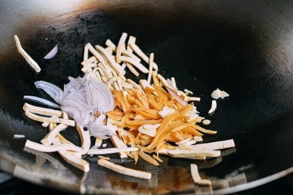 Shrimp Pad Thai, by thewoksoflife.com