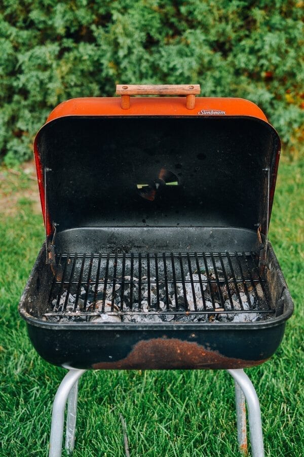 Natural hardwood lump charcoal