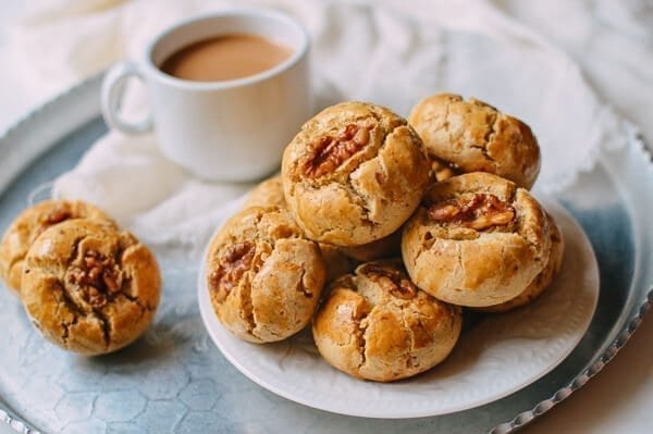 Walnut cookies with coffee