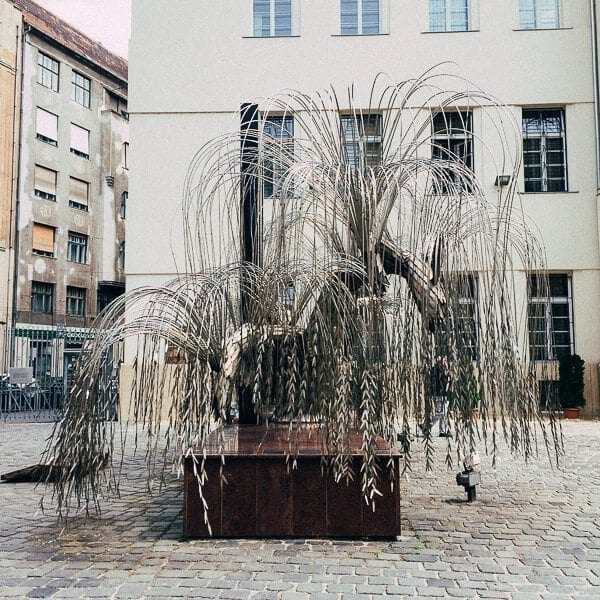 budapest holocaust tree