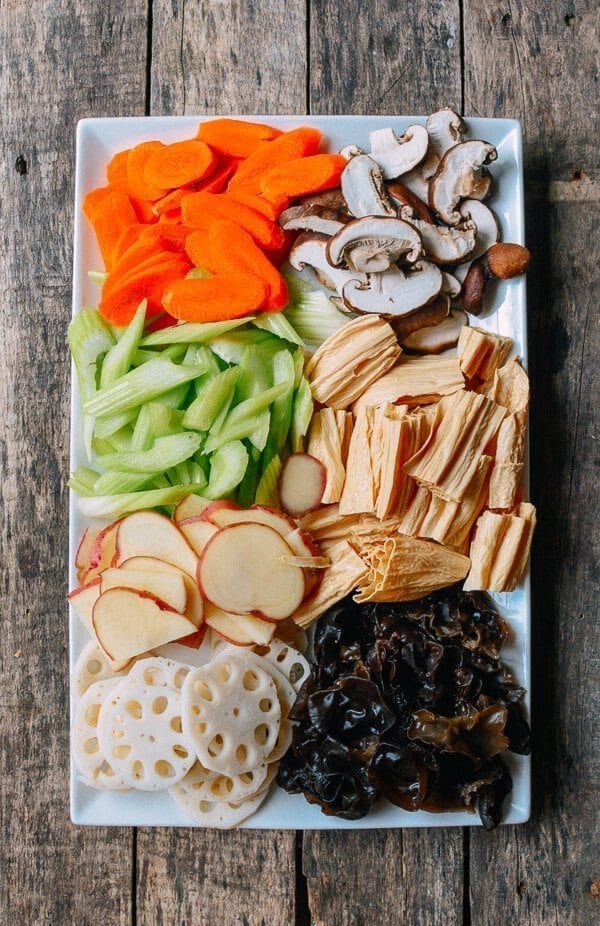 Ma La Xiang Guo (Spicy Numbing Stir-fry Pot), by thewoksoflife.com