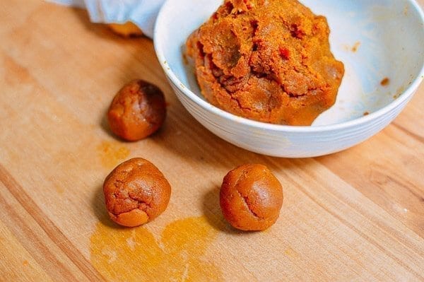 Pumpkin Mochi with Pumpkin Filling, by thewoksoflife.com