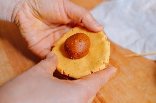 Pumpkin Mochi with Pumpkin Filling, by thewoksoflife.com
