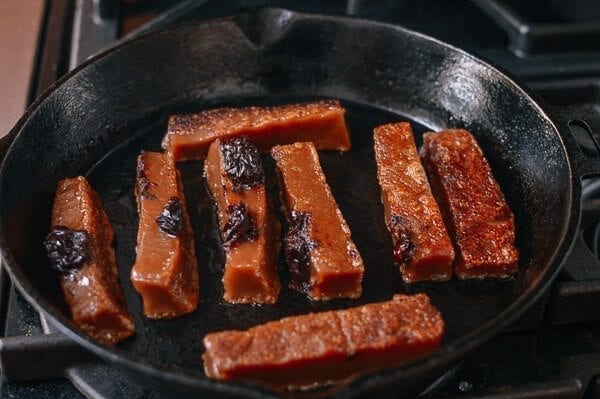 Chinese New Year Sweet Rice Cake (Nian Gao), by thewoksoflife.com