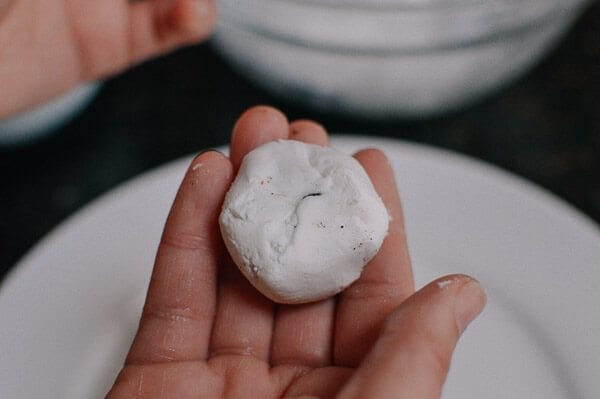 Tang Yuan (Sweet Rice Balls with Black Sesame Filling), by thewoksoflife.com