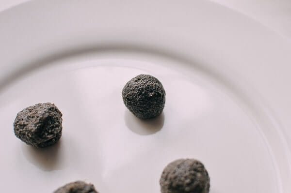 Tang Yuan (Sweet Rice Balls with Black Sesame Filling), by thewoksoflife.com