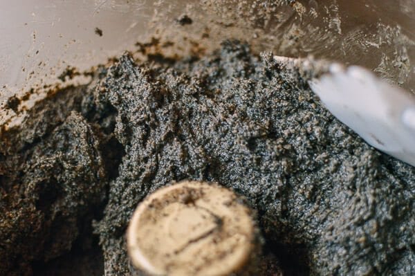 Tang Yuan (Sweet Rice Balls with Black Sesame Filling), by thewoksoflife.com